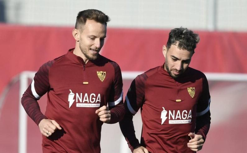 Dos altas y una ausencia en el último entrenamiento del Sevilla FC antes de la Copa del Rey