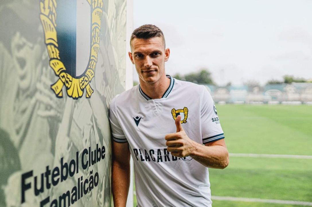 El lateral izquierdo del Granada con el que estudian hacer negocio en Portugal