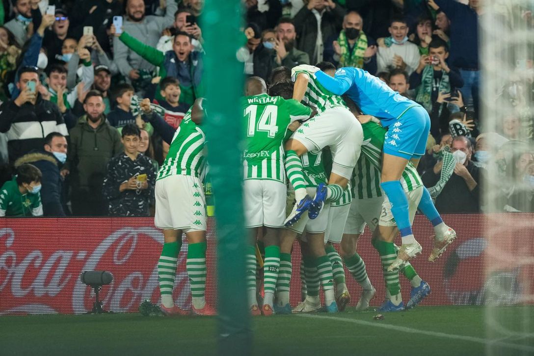 Desde Italia ofrecen al Betis competencia, un recambio y un trueque