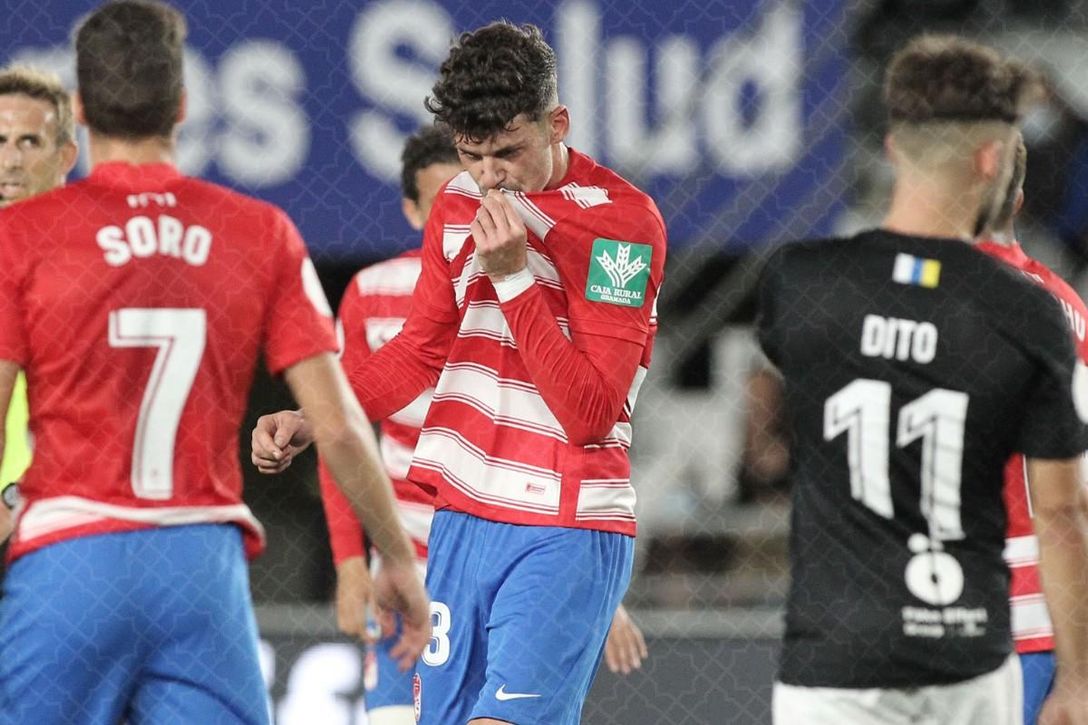 El Granada amarra a su joven promesa para la delantera