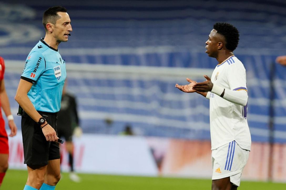 España, único país junto a Alemania con cinco árbitros Élite de UEFA