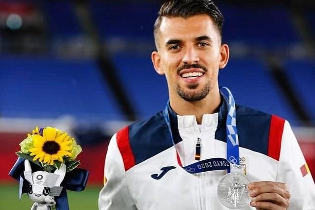 La contradictoria margarita que deshojan Ceballos y el Betis