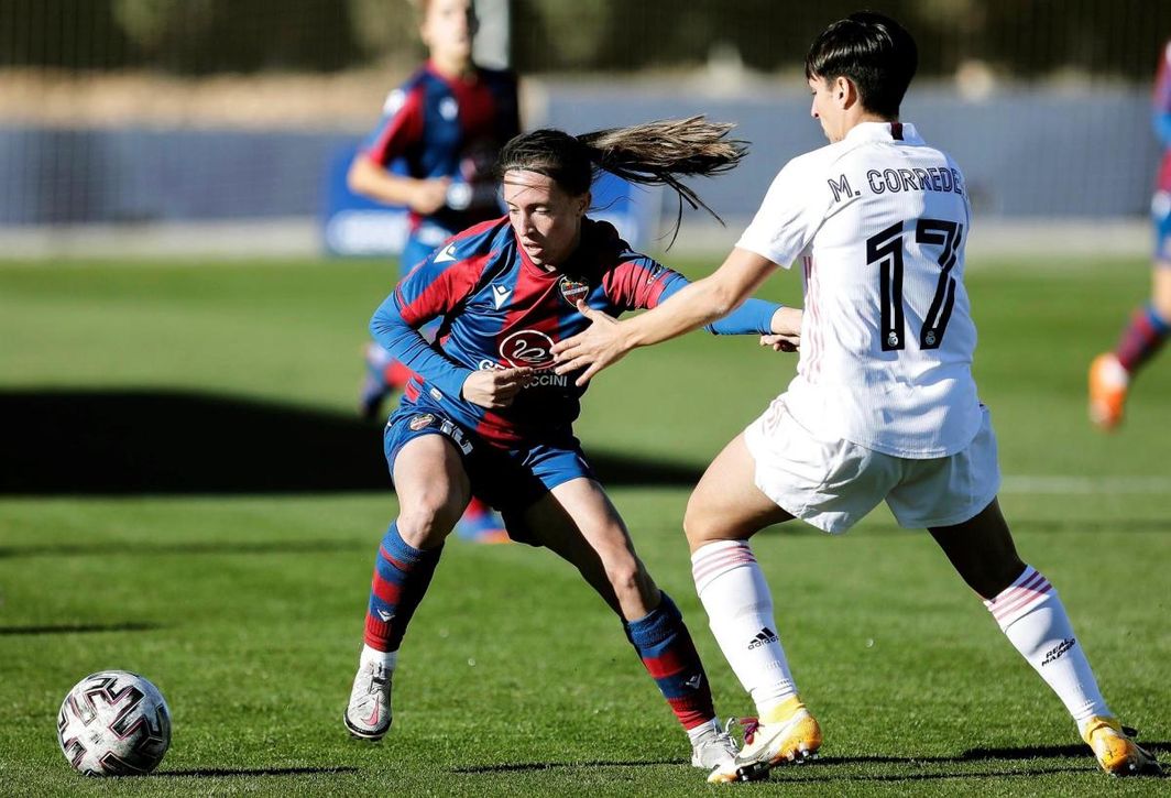 La internacional Eva Navarro se rompe la plastia del ligamento de la rodilla