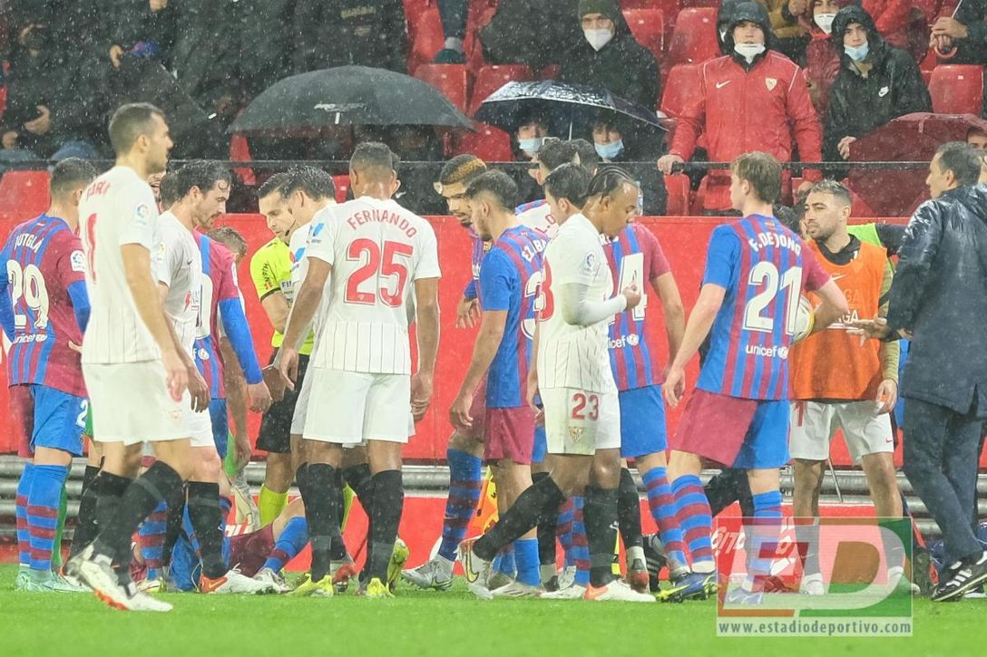 Koundé ya conoce su sanción por la roja en el Sevilla-Barça
