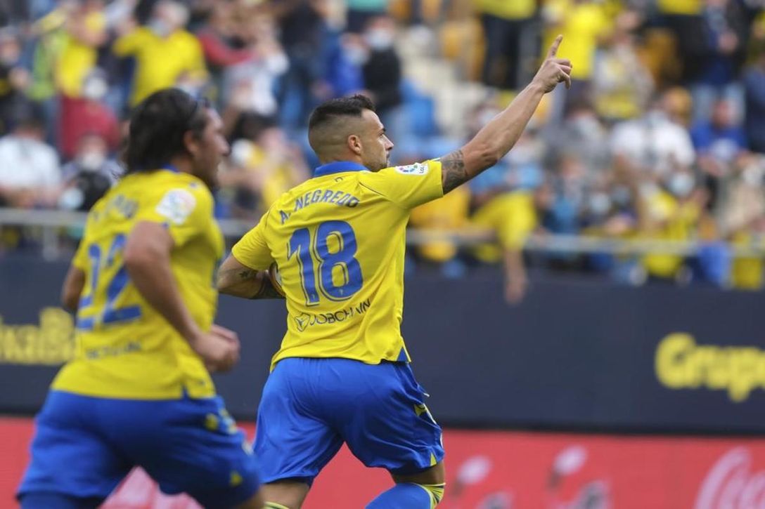 Si llega Luuk de Jong... ¿Qué pasaría con Negredo?