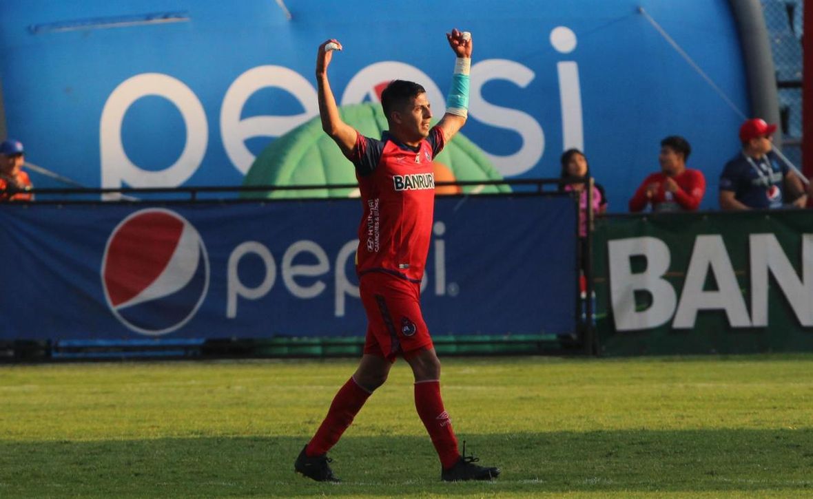 El delantero argentino Alejandro Díaz queda fuera del Municipal en Guatemala