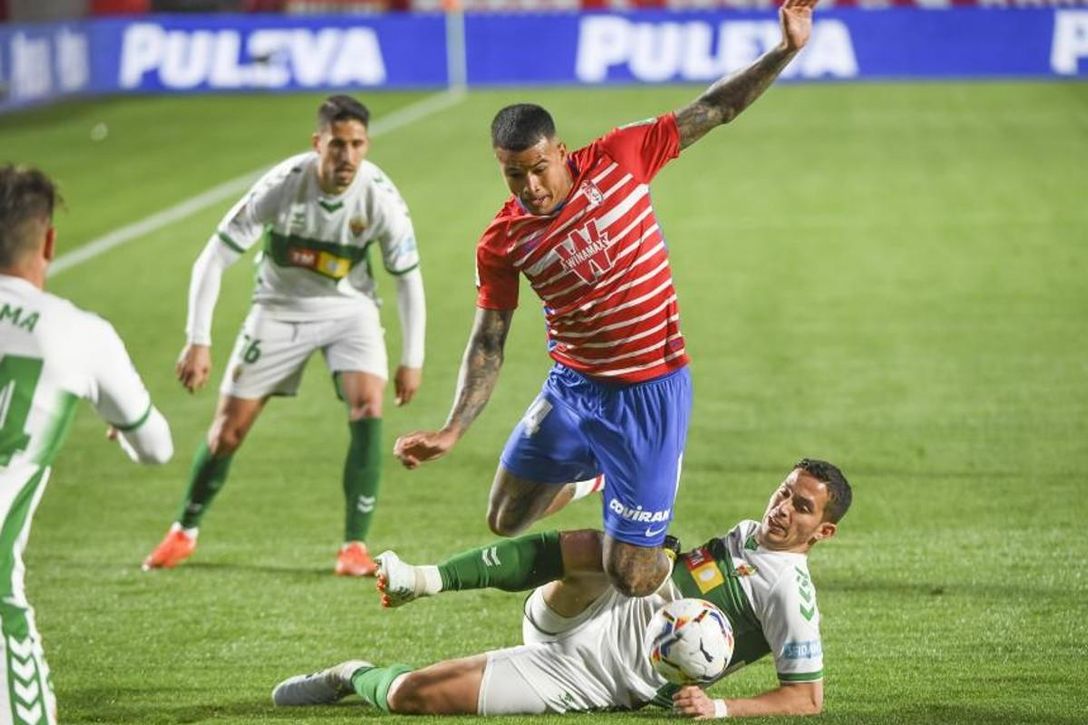 Los antecedentes en Elche aúpan la mejoría del Granada de Robert Moreno