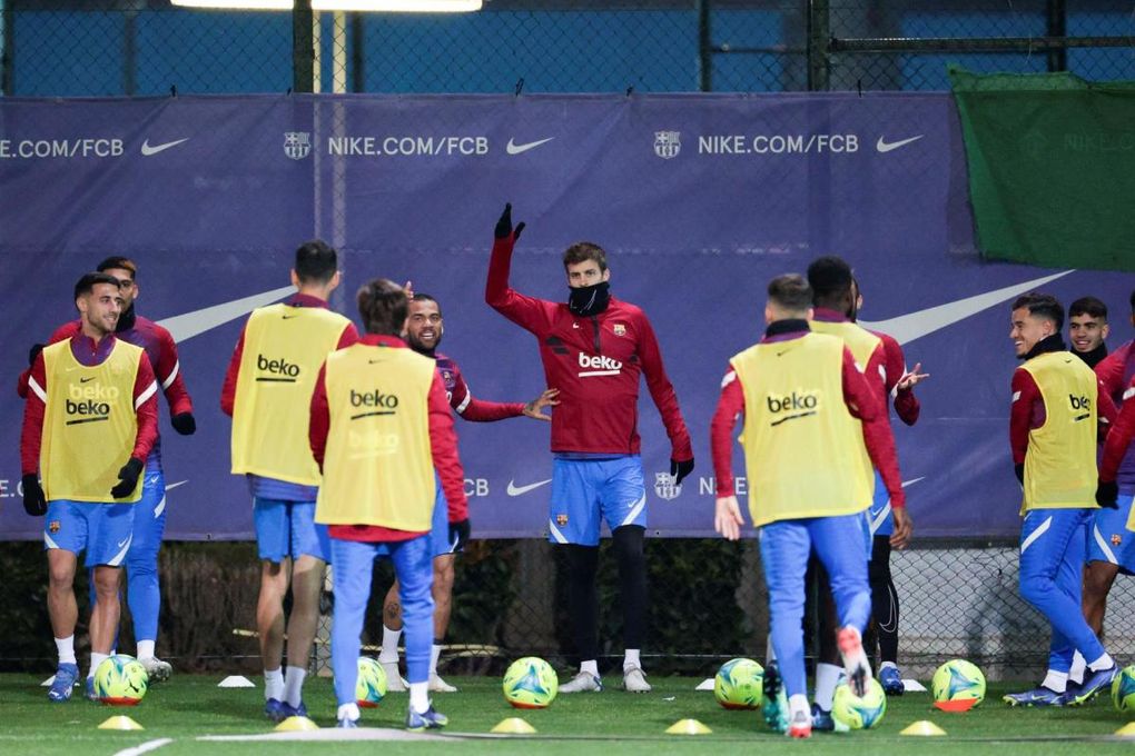 Tres nuevos casos detectados en el Barça elevan a diez las bajas de Xavi para el choque ante el Mallorca