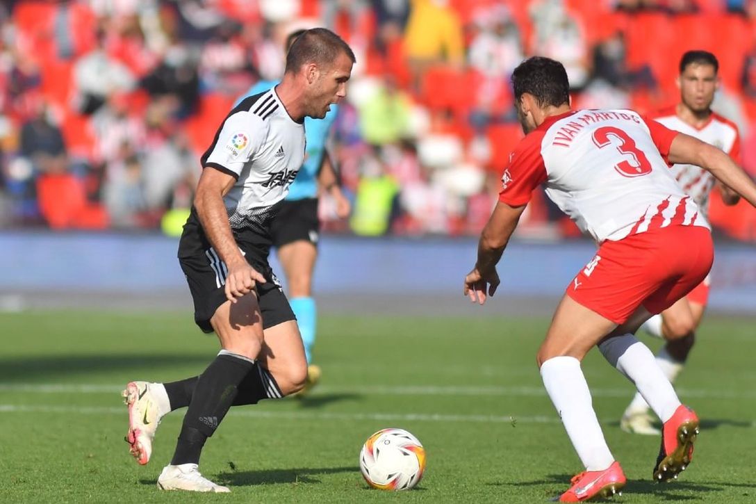 Almería 0-1 Cartagena: Un gol del uruguayo Silva tumba a un líder atascado y mermado por covid