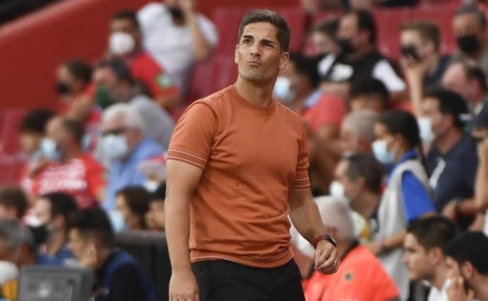 Robert Moreno rebaja el registro de derrotas de Diego Martínez en la primera vuelta