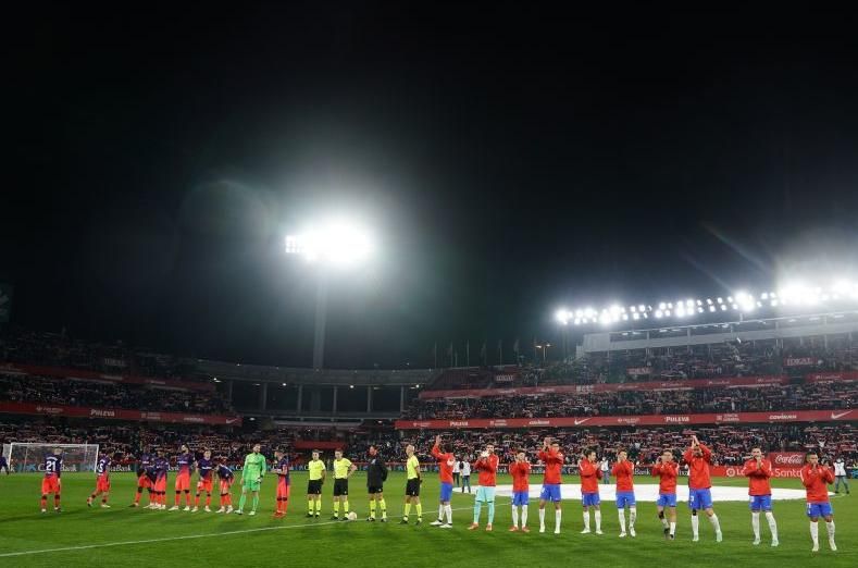 Todos los abonados del Granada podrán presenciar el partido ante el Barcelona