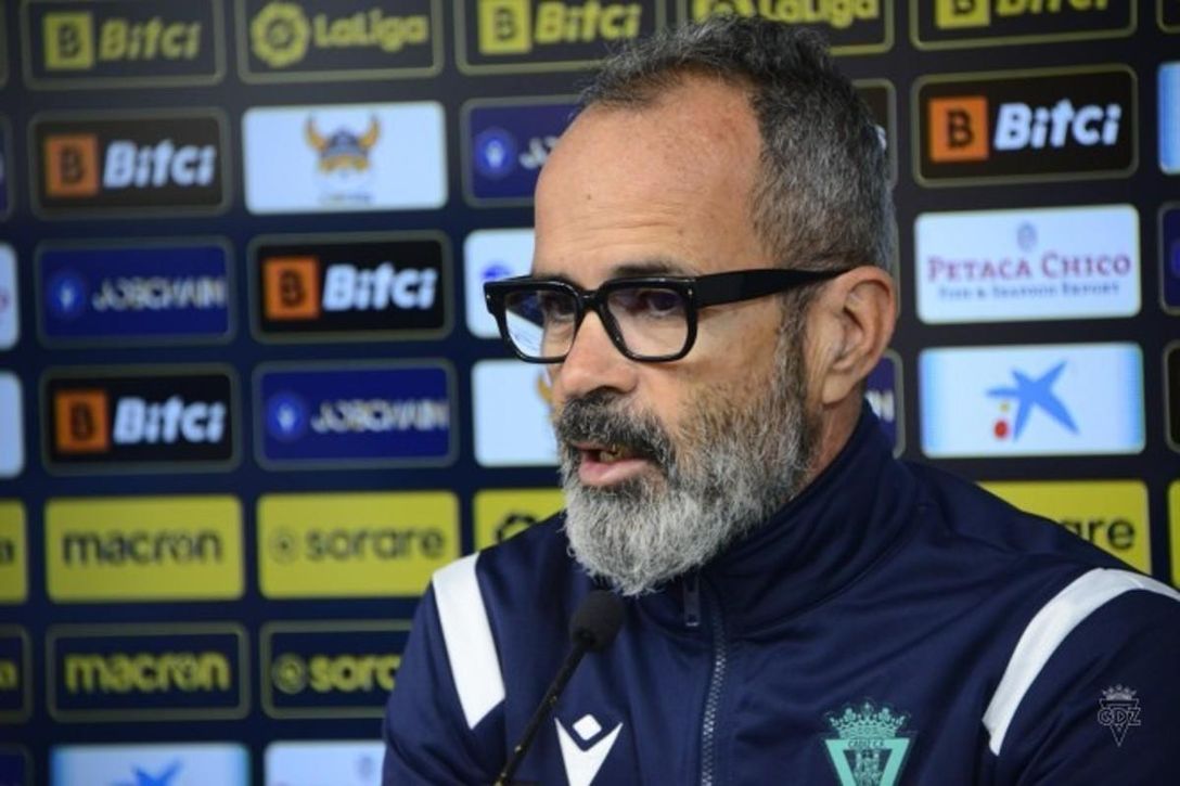 Cervera habla alto y claro: "Necesitamos un delantero"