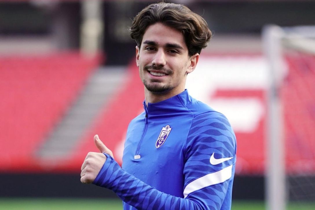 Oficial: Álex Collado se incorpora al Granada