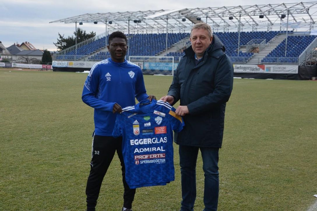 De estar a prueba en el Cádiz a firmar en la Bundesliga austriaca