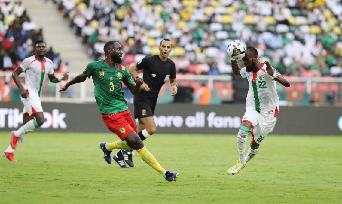 Camerún se encomienda a los penaltis para remontar en el partido inaugural