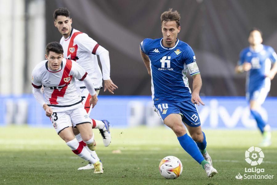 Canales: "Es un puntazo, luchamos contra todo y contra todos; estoy muy caliente y prefiero no hablar del árbitro"