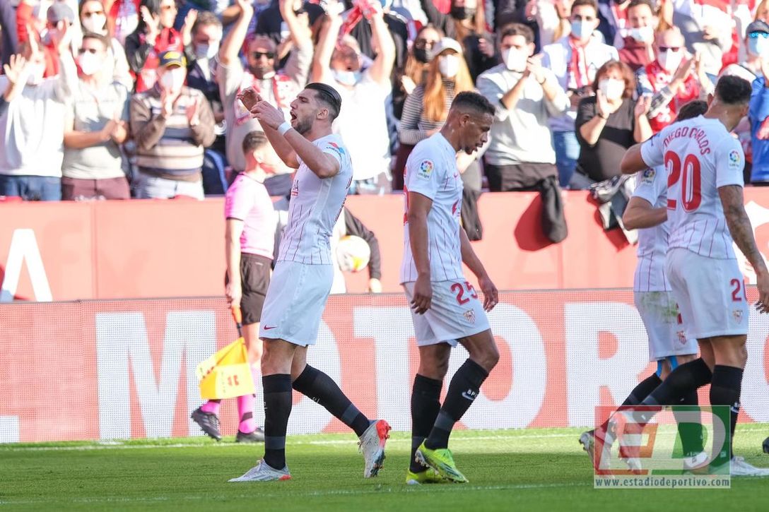Rafa Mir analiza su buena racha goleadora y revela lo que Monchi le dijo al oído tras el Sevilla-Getafe
