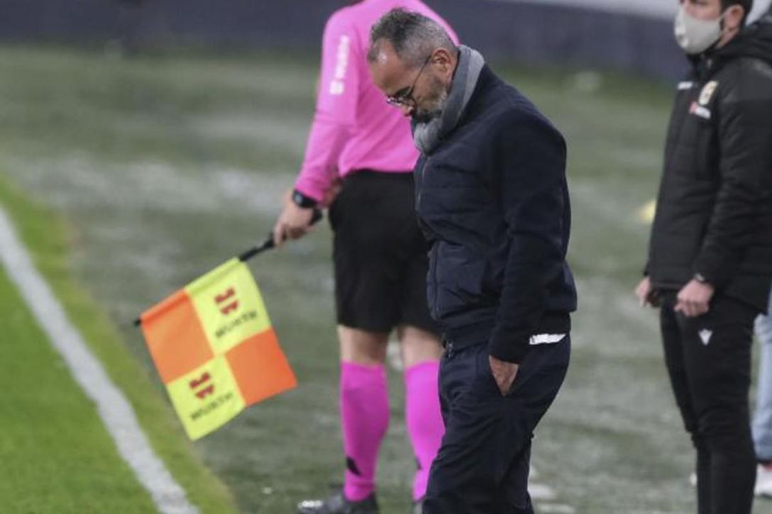 Conversaciones para tratar la posible destitución de Cervera; suenan Sergio González y Manolo Jiménez