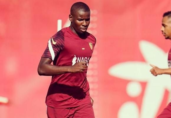 Amadou rescinde su contrato con el Sevilla para fichar por el Metz
