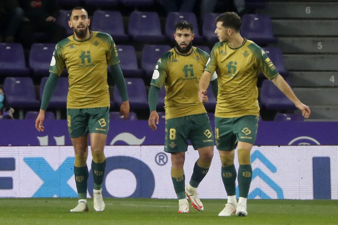 Borja Iglesias: "Es un lujo que Fekir quiera seguir apostando por este proyecto"