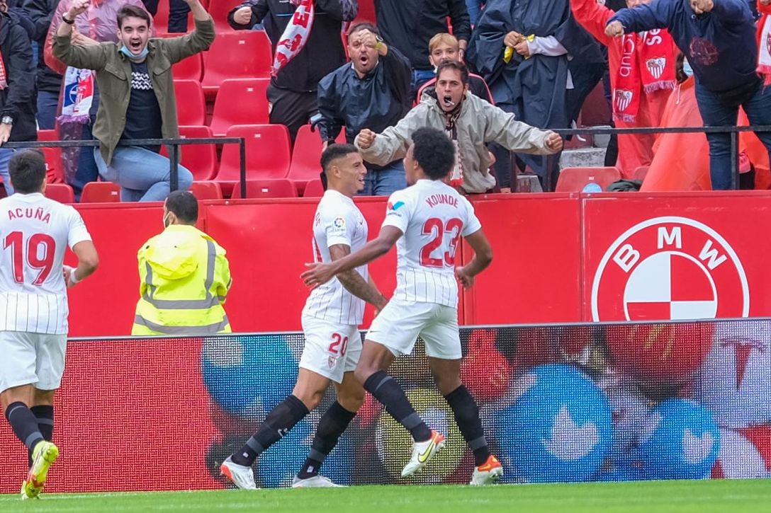 La única vía para que el Sevilla deje escapar ahora a Diego Carlos o Koundé