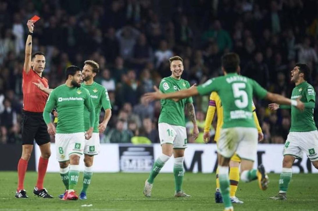 Un 'amigo' de Fekir ante el Alavés y un árbitro propicio para el Sevilla