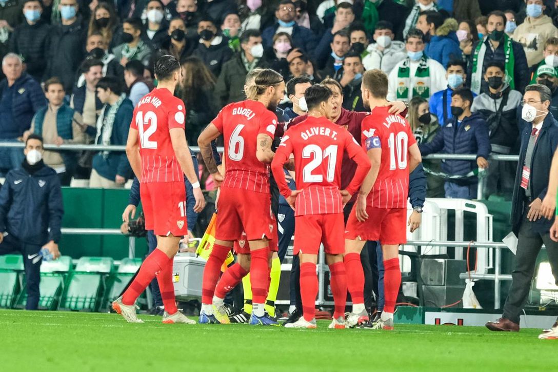 Competición estudia los vídeos y audios previos a la suspensión remitidos por el Betis