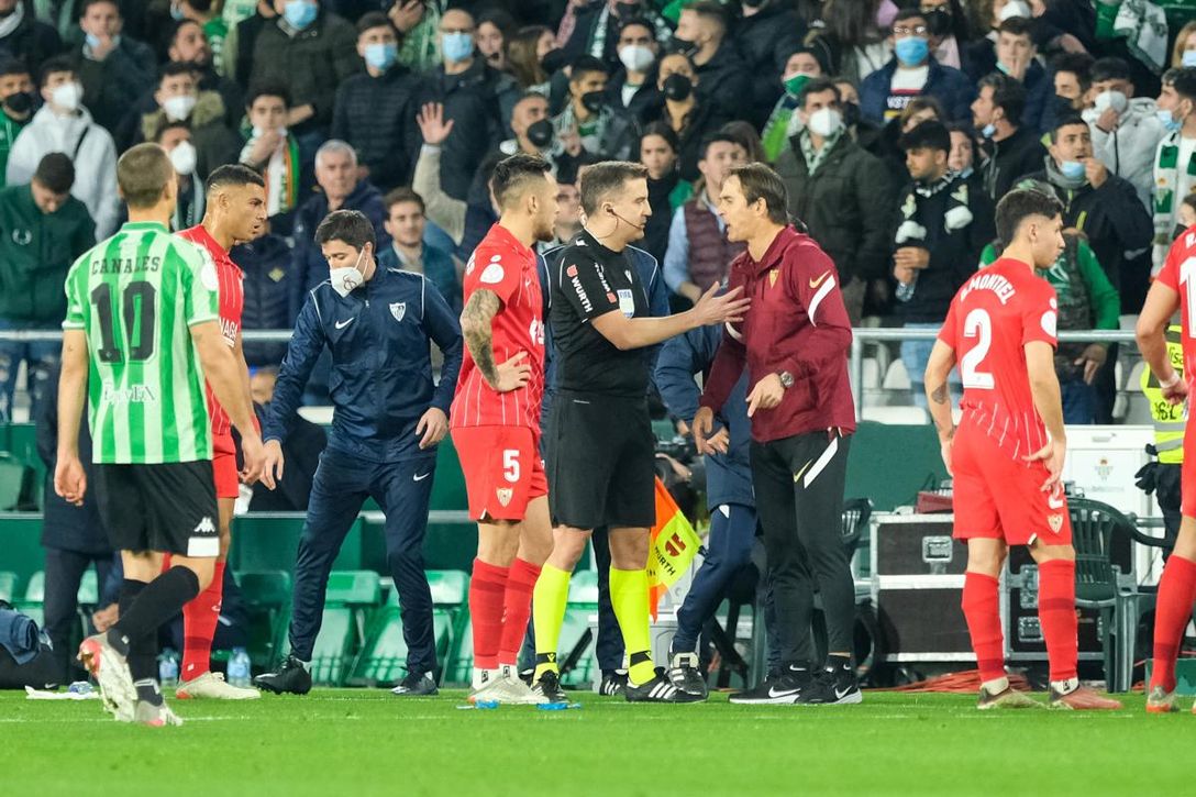 El Sevilla FC responde a las insinuaciones sobre Lopetegui y Jordán con un 'palito' al Real Betis