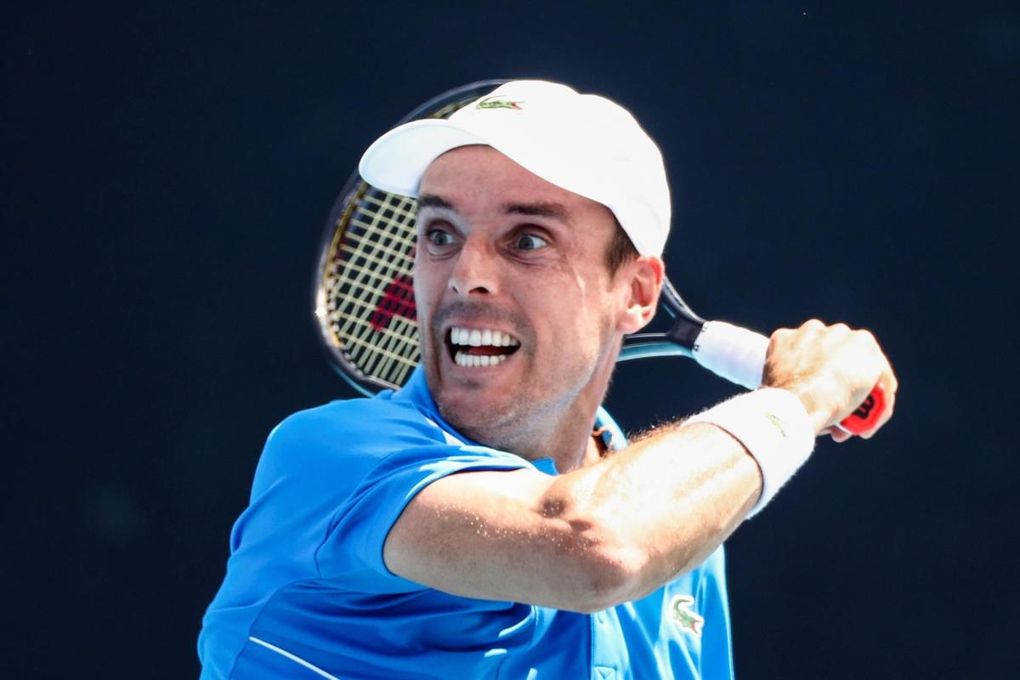 Bautista suda más de lo esperado ante Travaglia en primera ronda del Open de Australia