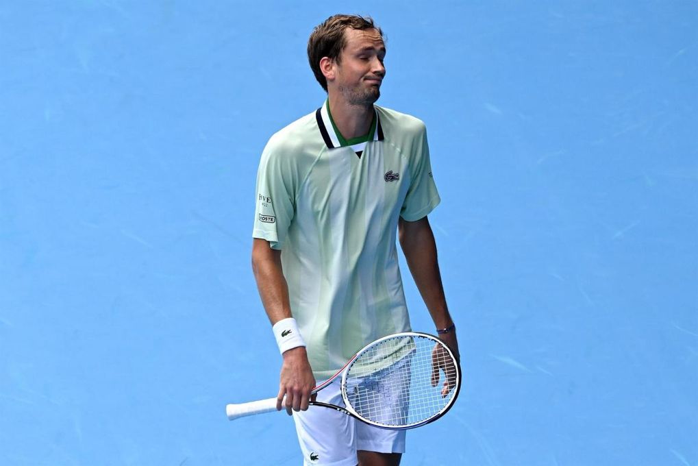 Medvedev y Rublev con contundencia a segunda ronda en Australia; Ruud se baja por lesión