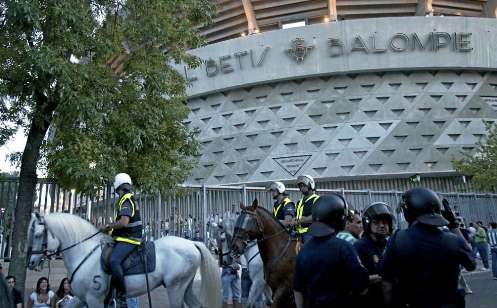 El lío en el Betis-Sevilla de Copa colma el vaso y puede forzar cambios en los dispositivos policiales