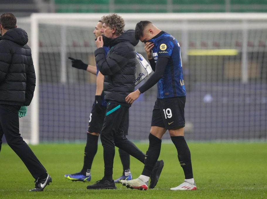 Joaquín Correa se retira entre lágrimas por lesión en el Inter-Empoli