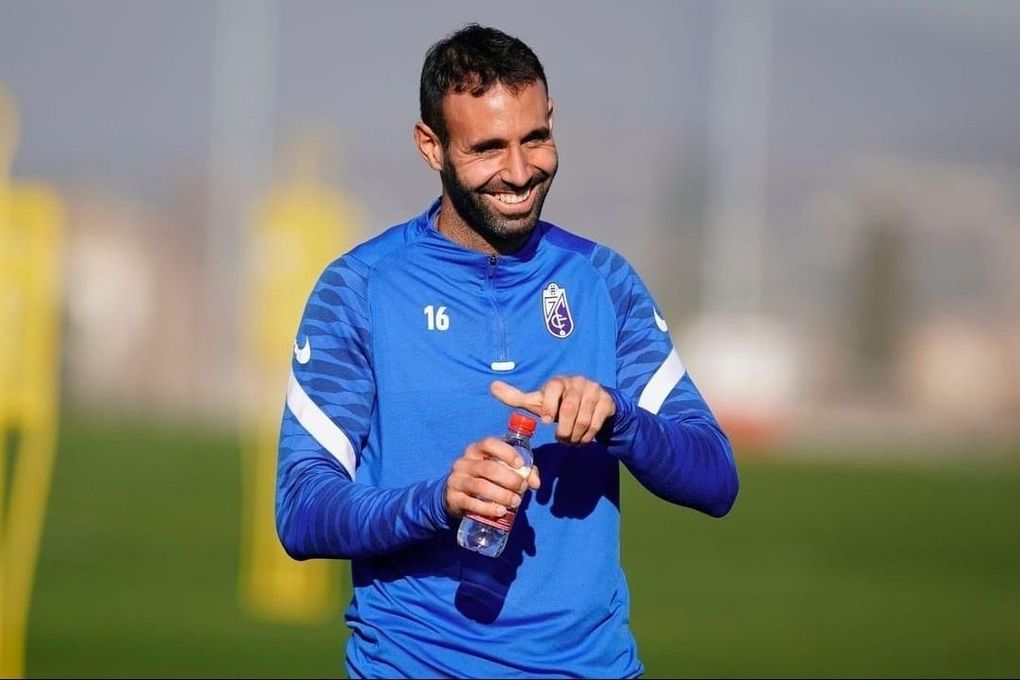 Víctor Díaz: "Llevamos tiempo hablando de mi renovación; el deseo es seguir"