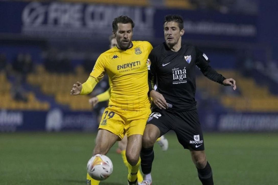 Chavarría sufre un edema en el aductor mayor derecho; Genaro viaja a Madrid para ser operado