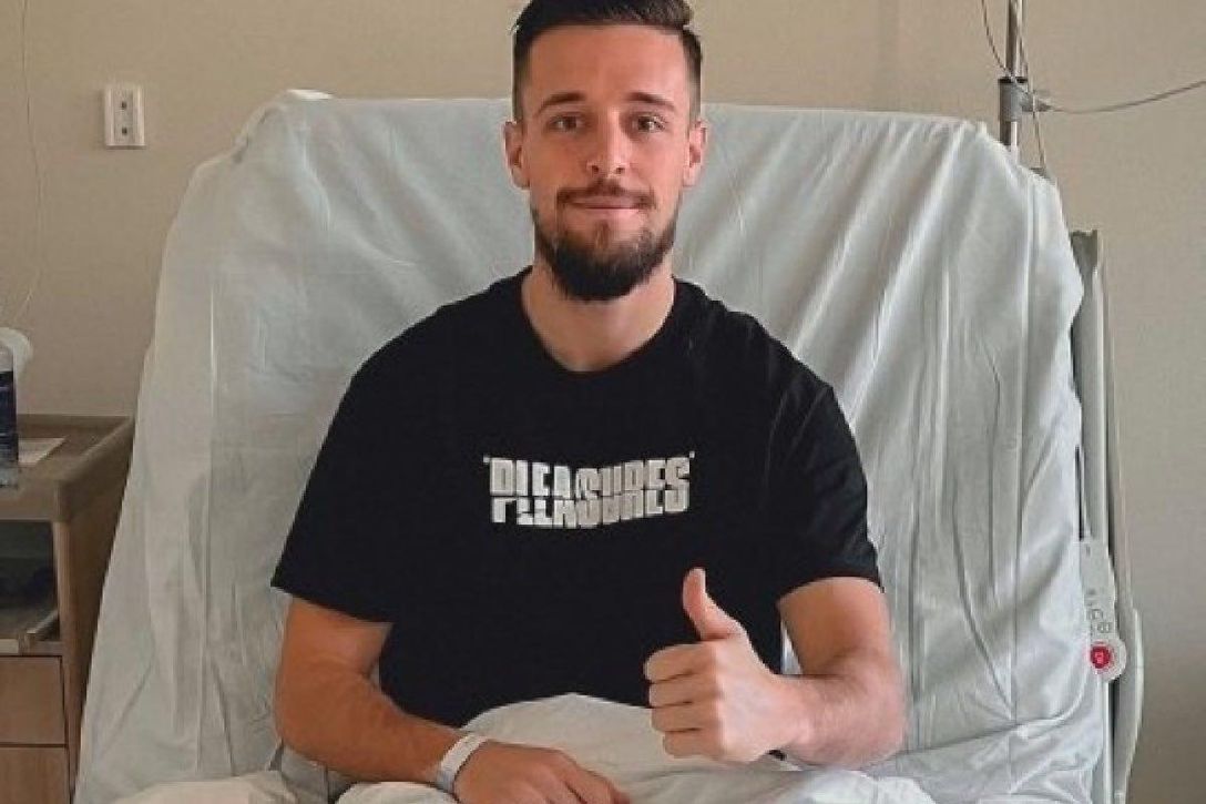 Genaro, operado, no volverá hasta abril