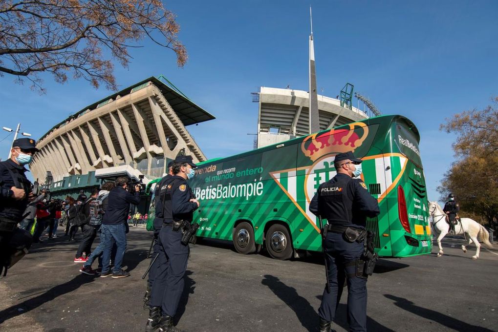 Antiviolencia propone 150.000 euros y un mes de cierre del estadio del Betis