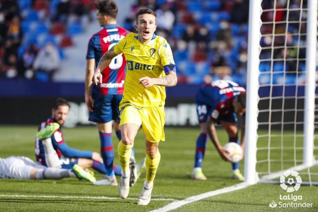 Salvi Sánchez: "Hemos sufrido, aguantado y matado a la contra"