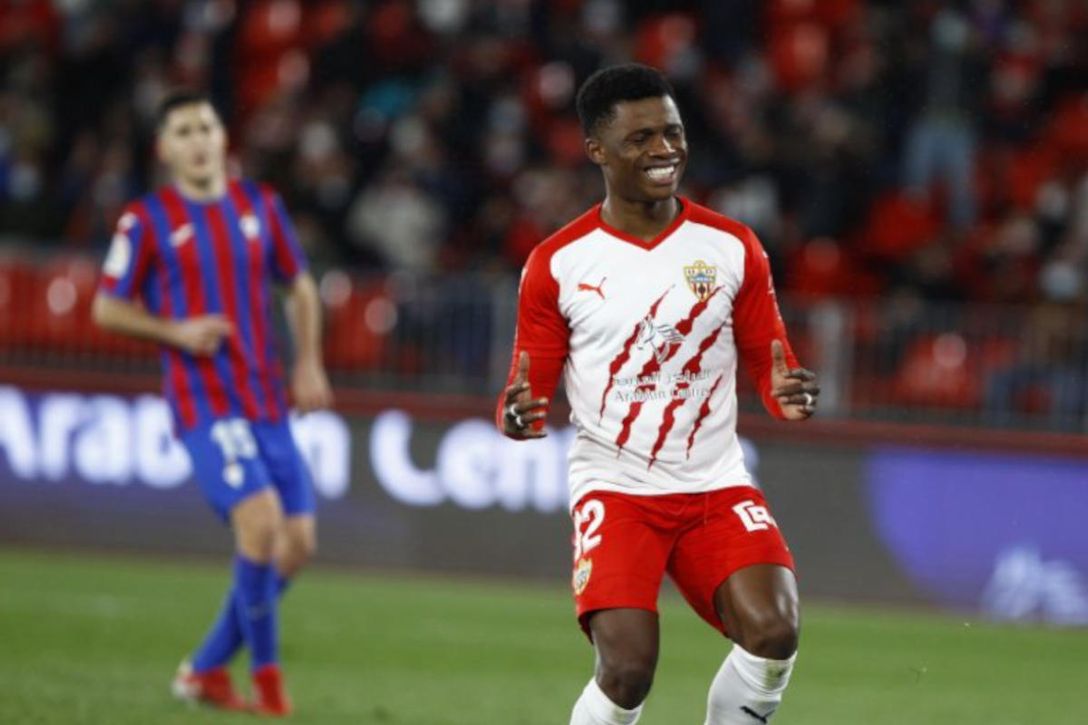 Almería 0-2 Eibar: el Almería pierde el liderato ante un solvente Eibar