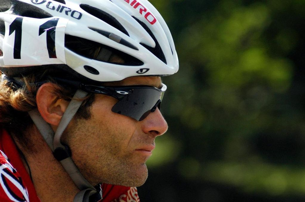 El exciclista colombiano Santiago Botero se fractura la cadera en un accidente
