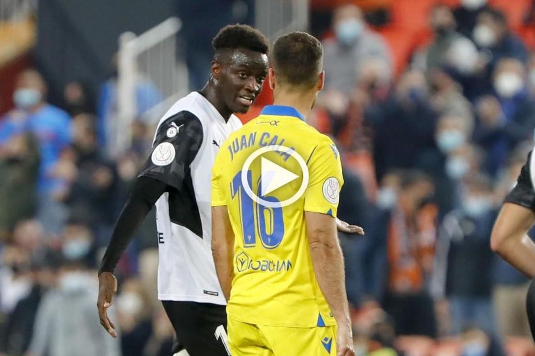 Así buscó Diakhaby un nuevo enganchón con Cala