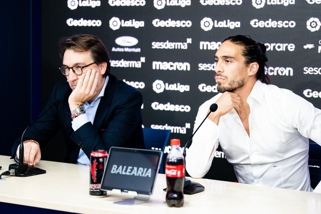 El palo del presidente del Levante a Manu Vallejo: "Tengo correos con el contrato del Valencia, de Vallejo y de su agente"