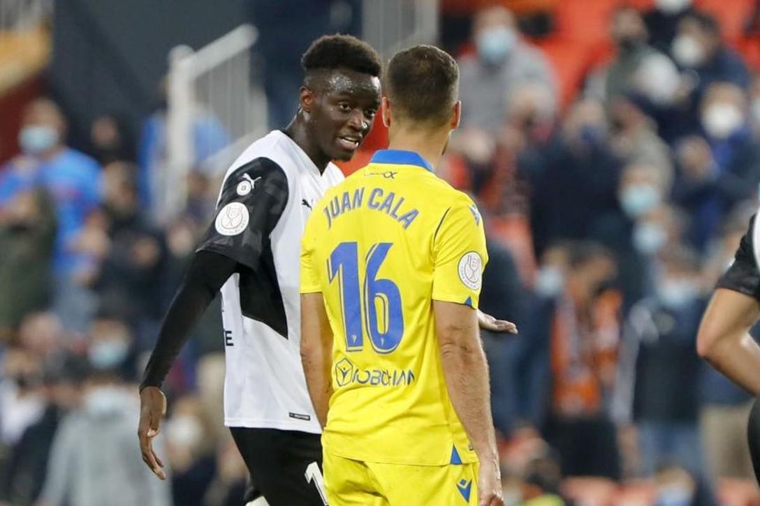 Diakhaby vuelve a buscarle las cosquillas a Cala; ahora en las redes