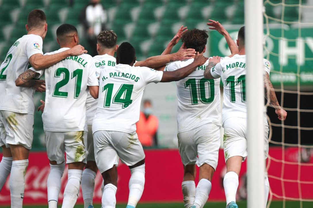 El mejor Elche en 45 años amenaza al peor Sevilla de la 21/22