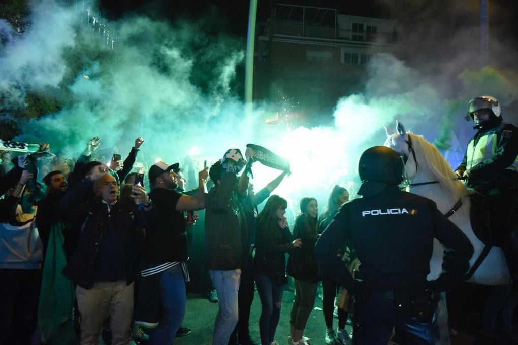 Detenidos 10 ultras del Betis por una pelea entre Supporters y United Family en el derbi copero contra el Sevilla