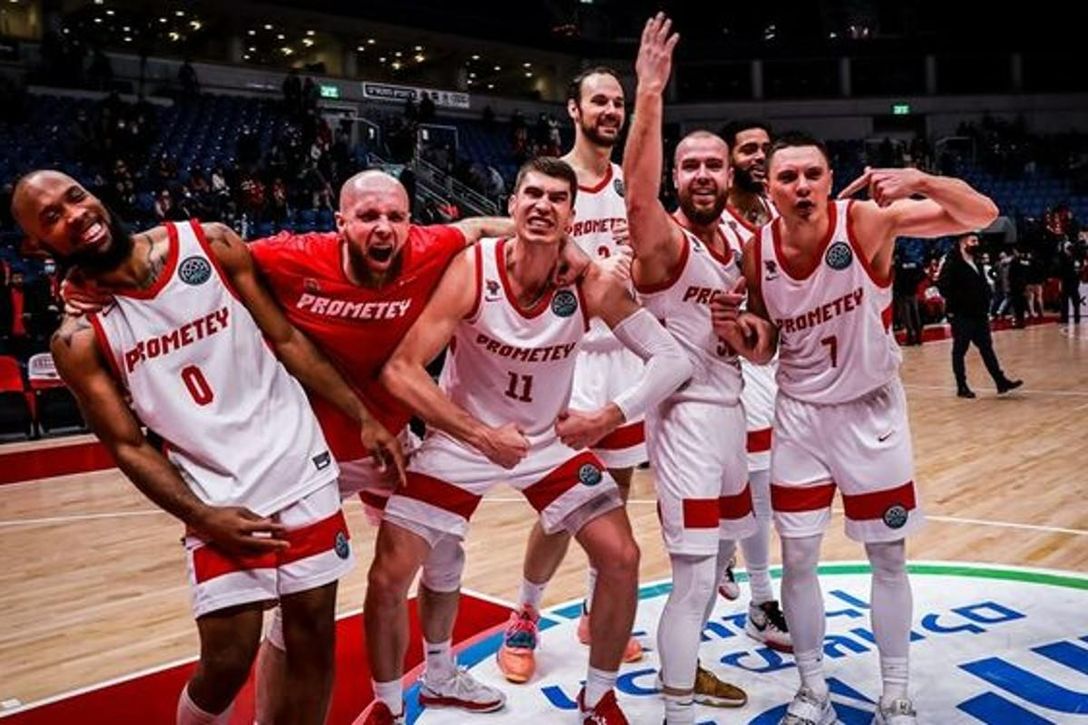 Unicaja sigue en caída libre (70-69)