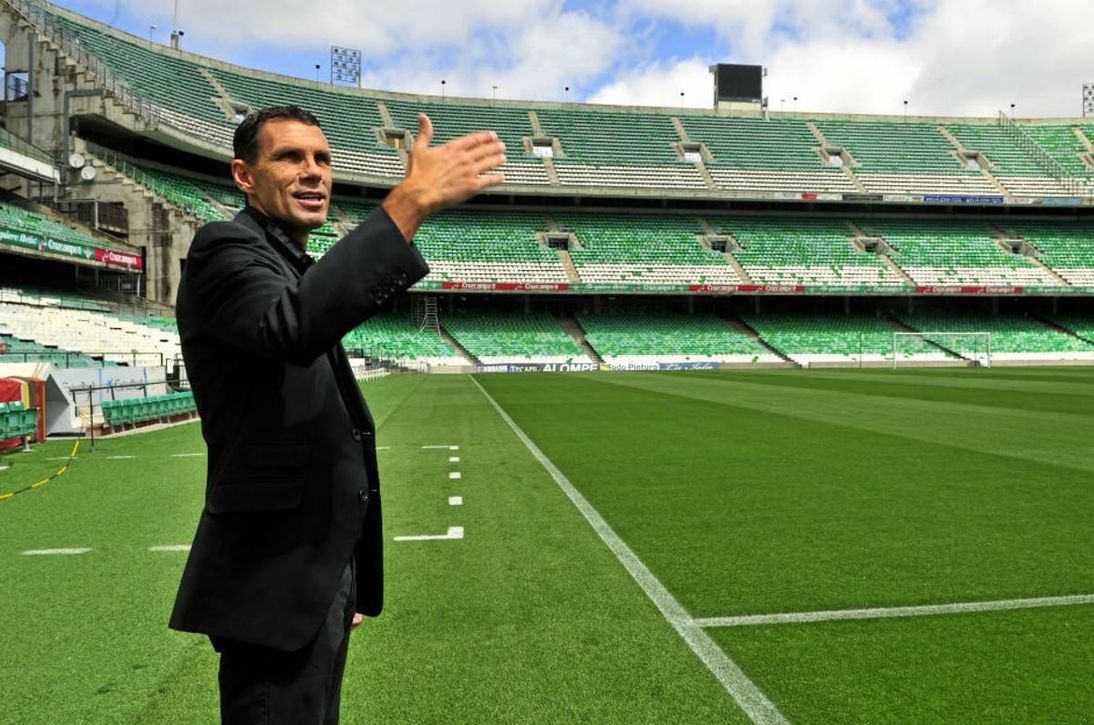 Poyet se pasa a las selecciones