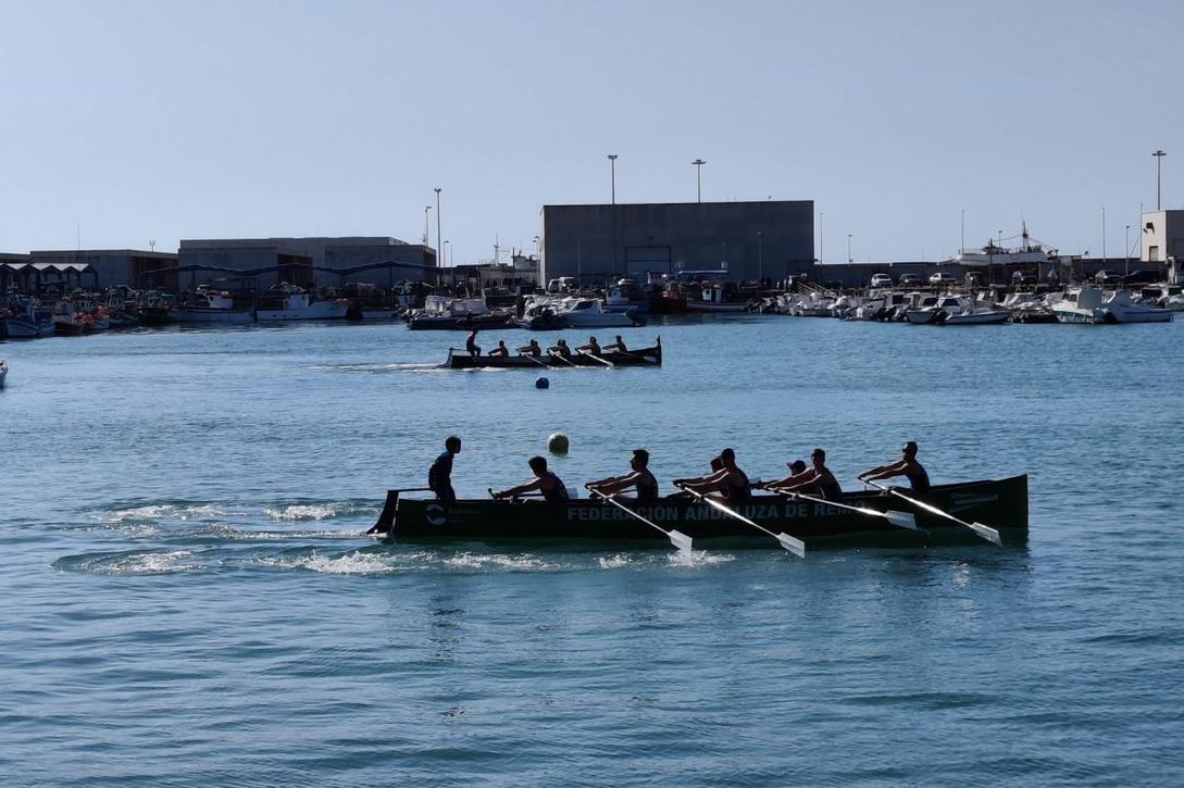 Los clubes malagueños dominan la segunda regata de la VIII Liga Andaluza de remo