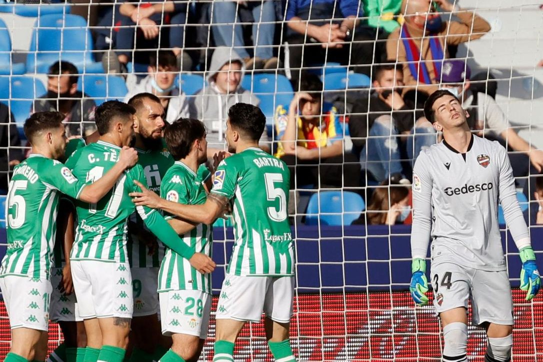 Levante UD 2-4 Real Betis: ¡Un huracán pasó por Valencia!