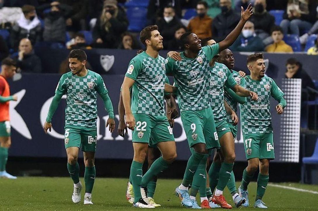 "El Barça era muy bueno, pero con Messi era mucho mejor; algo parecido le pasa al Almería con Sadiq"