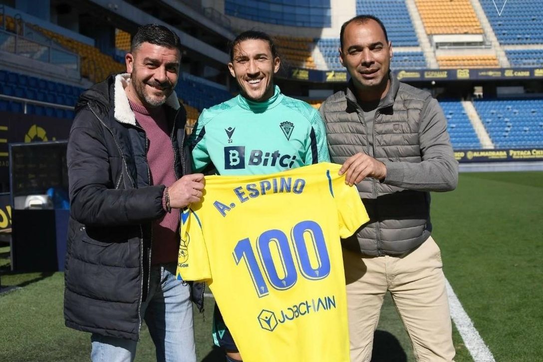 La Inteligencia Artificial recomienda al Pacha por delante del recién renovado Acuña